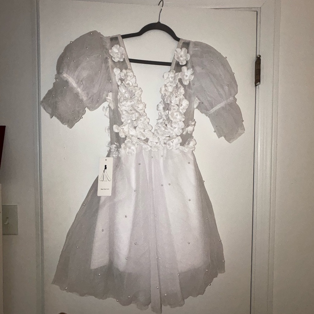 Elegant White Floral Dress